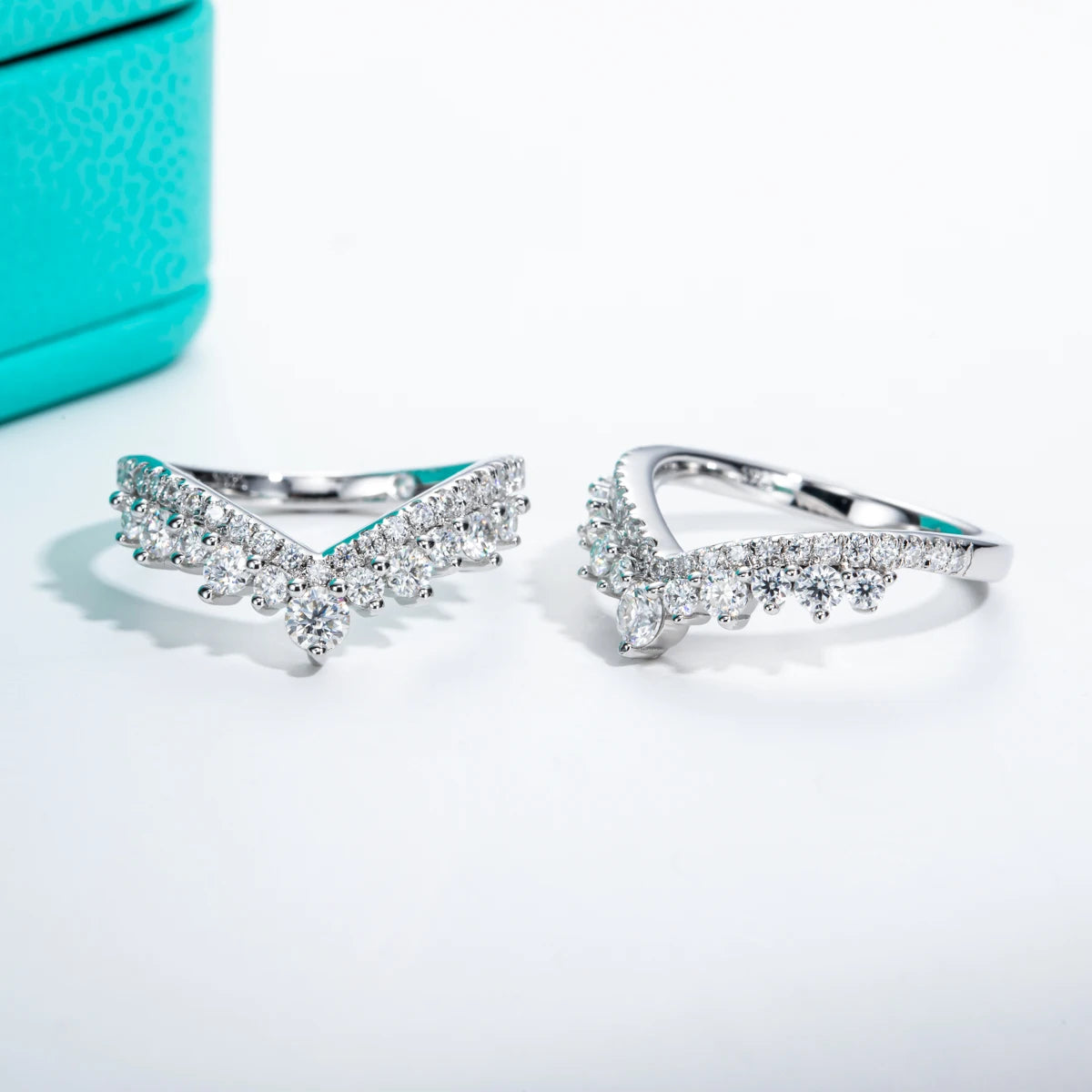 Aurora Vow Moissanite Chevron Ring